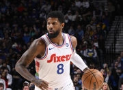 开云体育链接-NBA球员技术突破频现，赛场上英勇奋斗的简单介绍