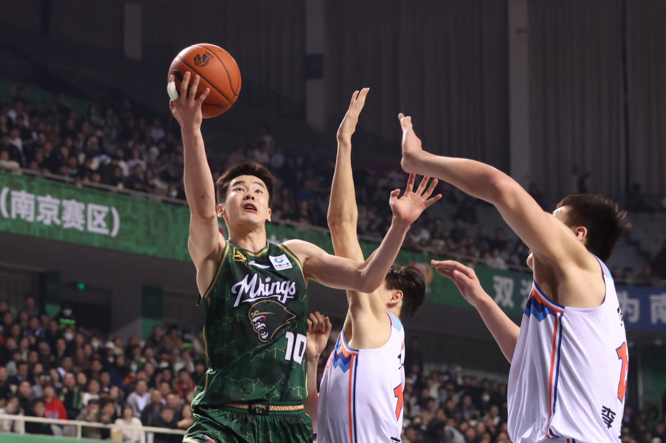 辽宁男篮战胜对手，巩固领先优势