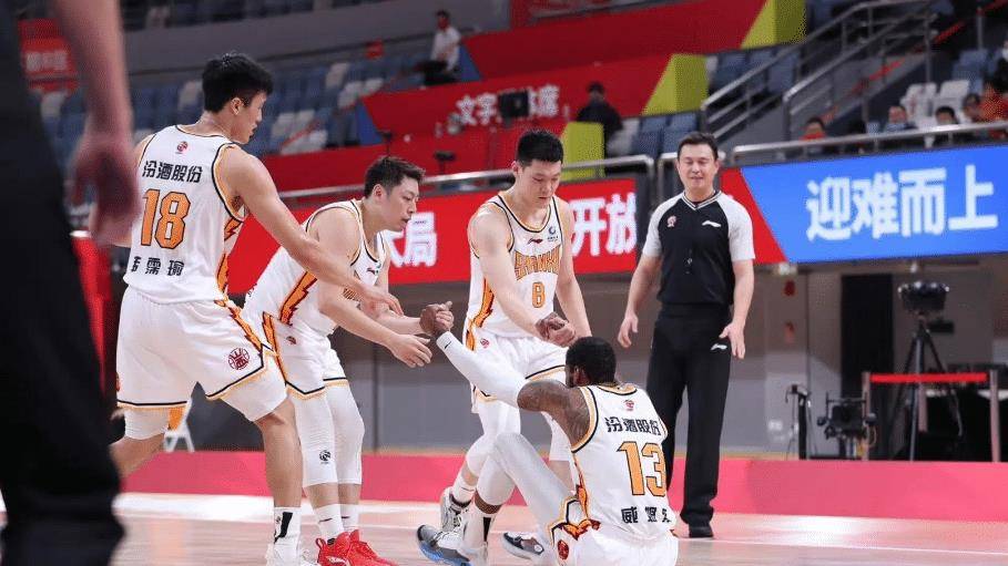 关于弗赖堡遭遇连败，教练组迎难而上的信息