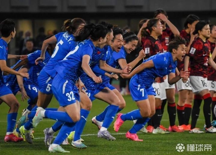 包含战胜困难：女足选手坚毅不拔的词条